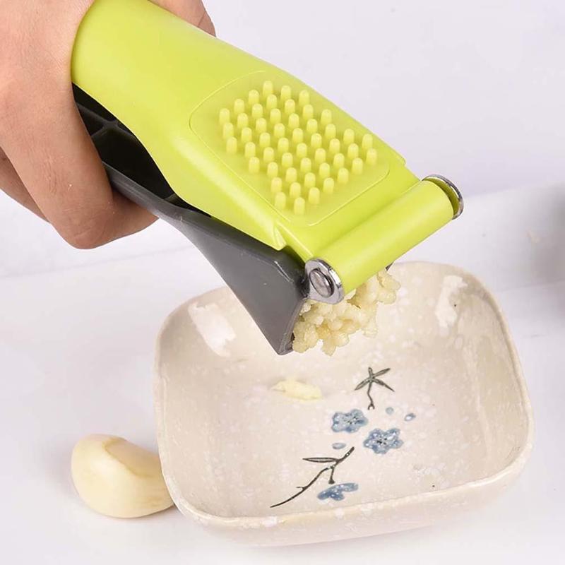 Stainless Steel Garlic Press & Mincer – Manual Garlic Crusher, Chopper & Ginger Grater Kitchen Tool