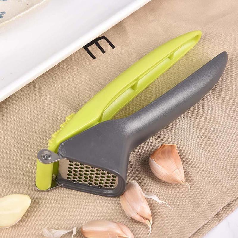 Stainless Steel Garlic Press & Mincer – Manual Garlic Crusher, Chopper & Ginger Grater Kitchen Tool