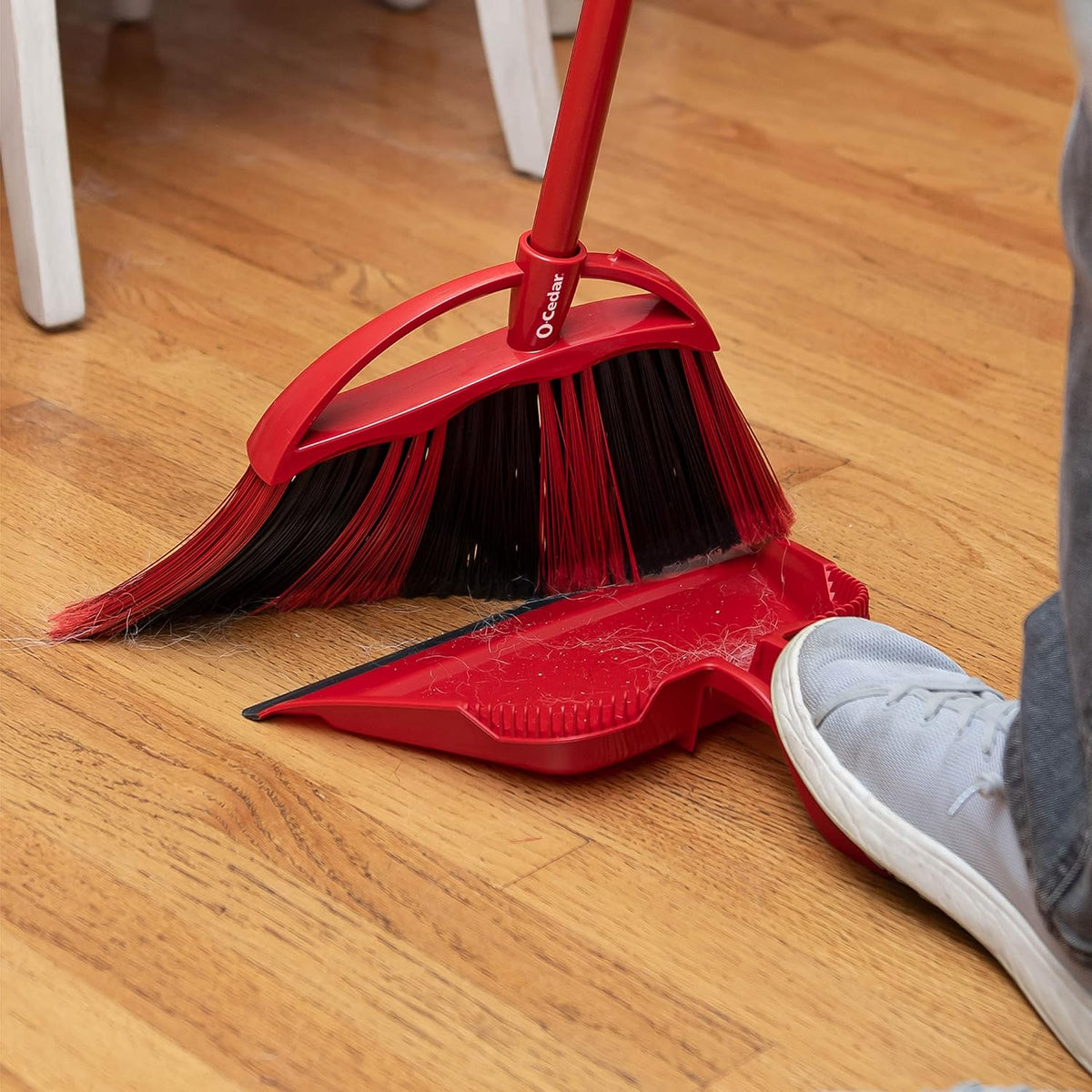 O-Cedar Sweep & Trap Broom with Step-On Dustpan – Wave Bristles Trap 99% of Dust & Dirt